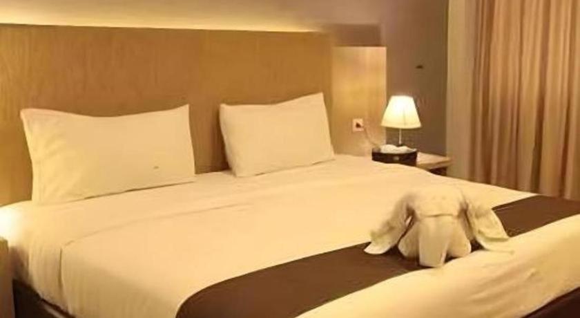 Asoka Luxury Hotel Bandar Lampung Exterior foto
