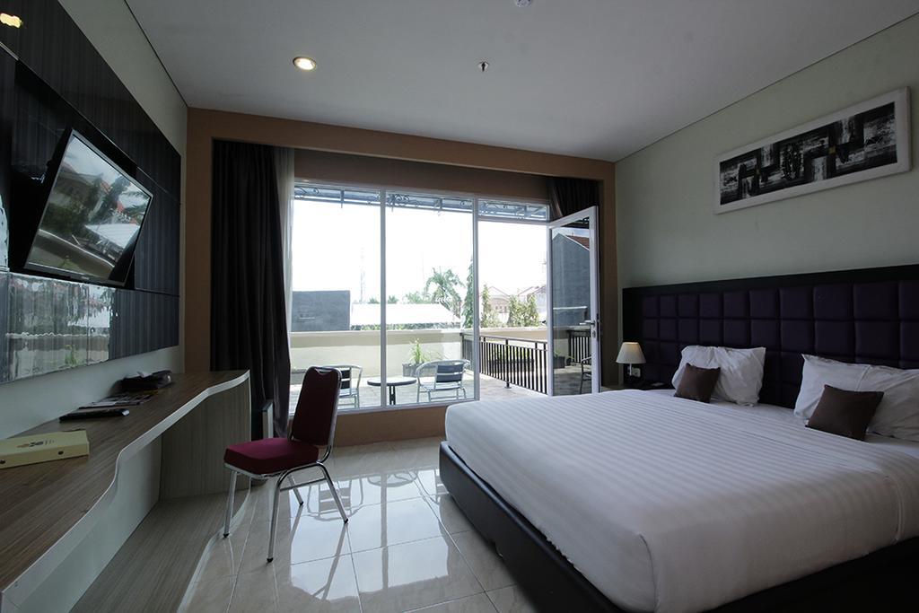 Asoka Luxury Hotel Bandar Lampung Exterior foto