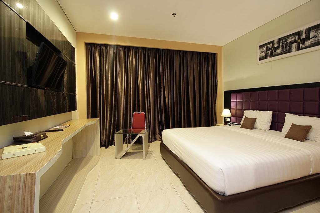 Asoka Luxury Hotel Bandar Lampung Exterior foto